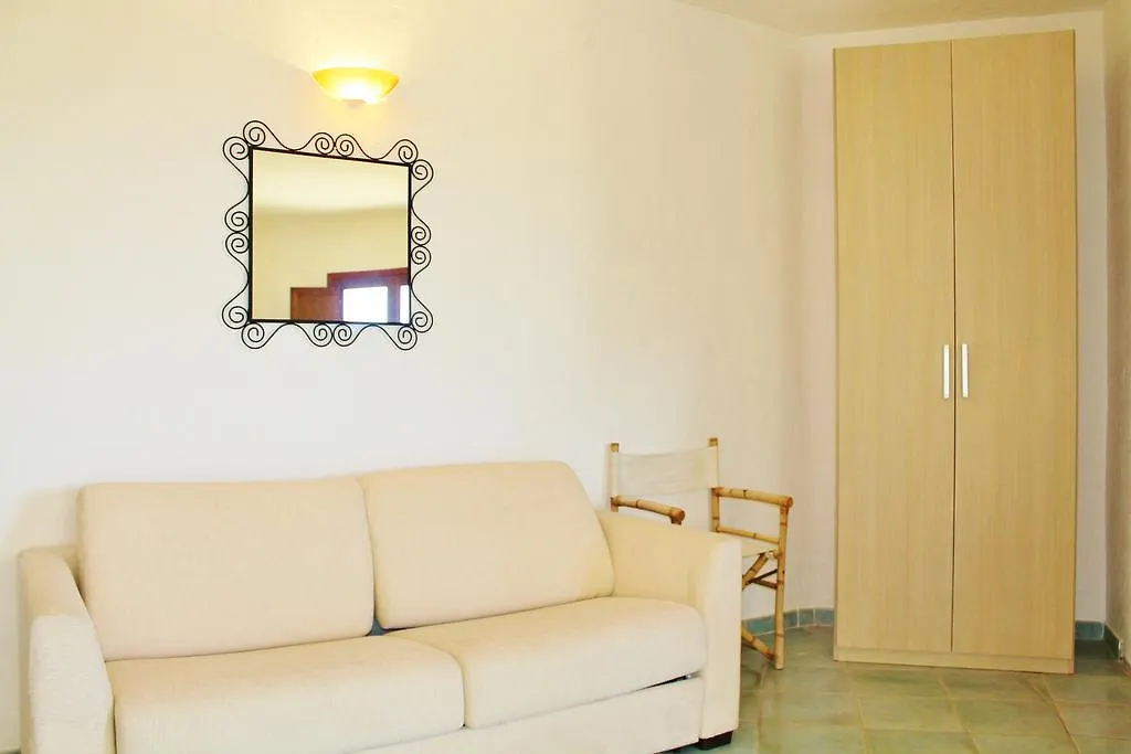 Gli Oleandri Rossi Hostel Budoni Italië